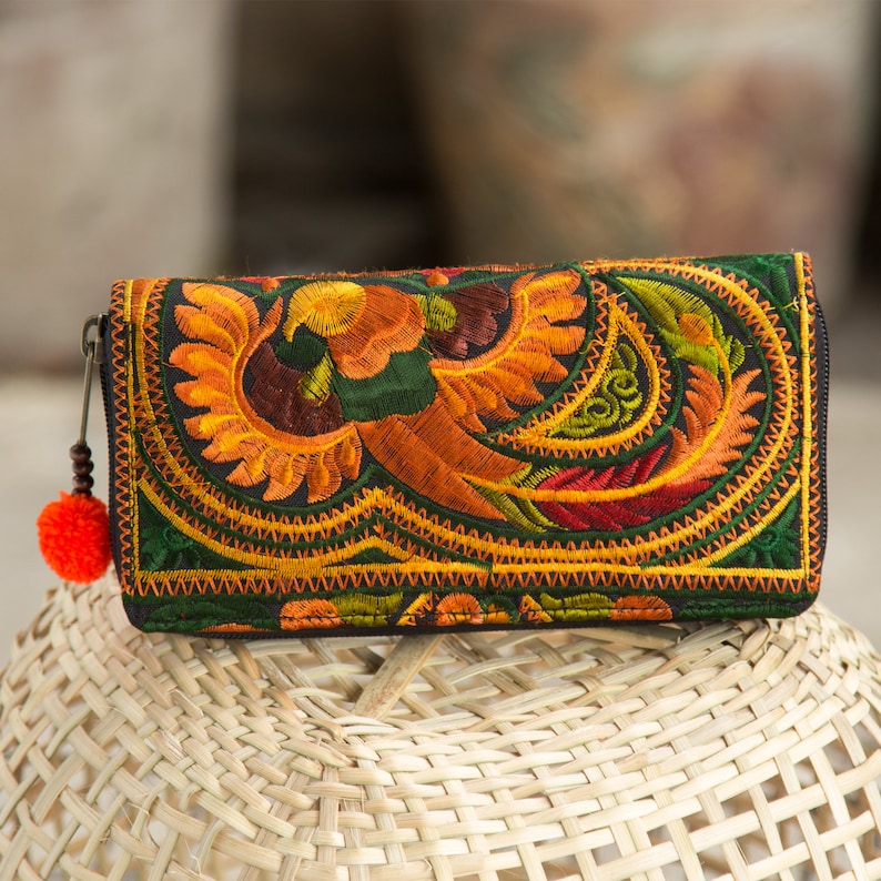 Portafoglio boho ricamato Hmong, borsa tribale con cerniera e pompon - WA301ORGB